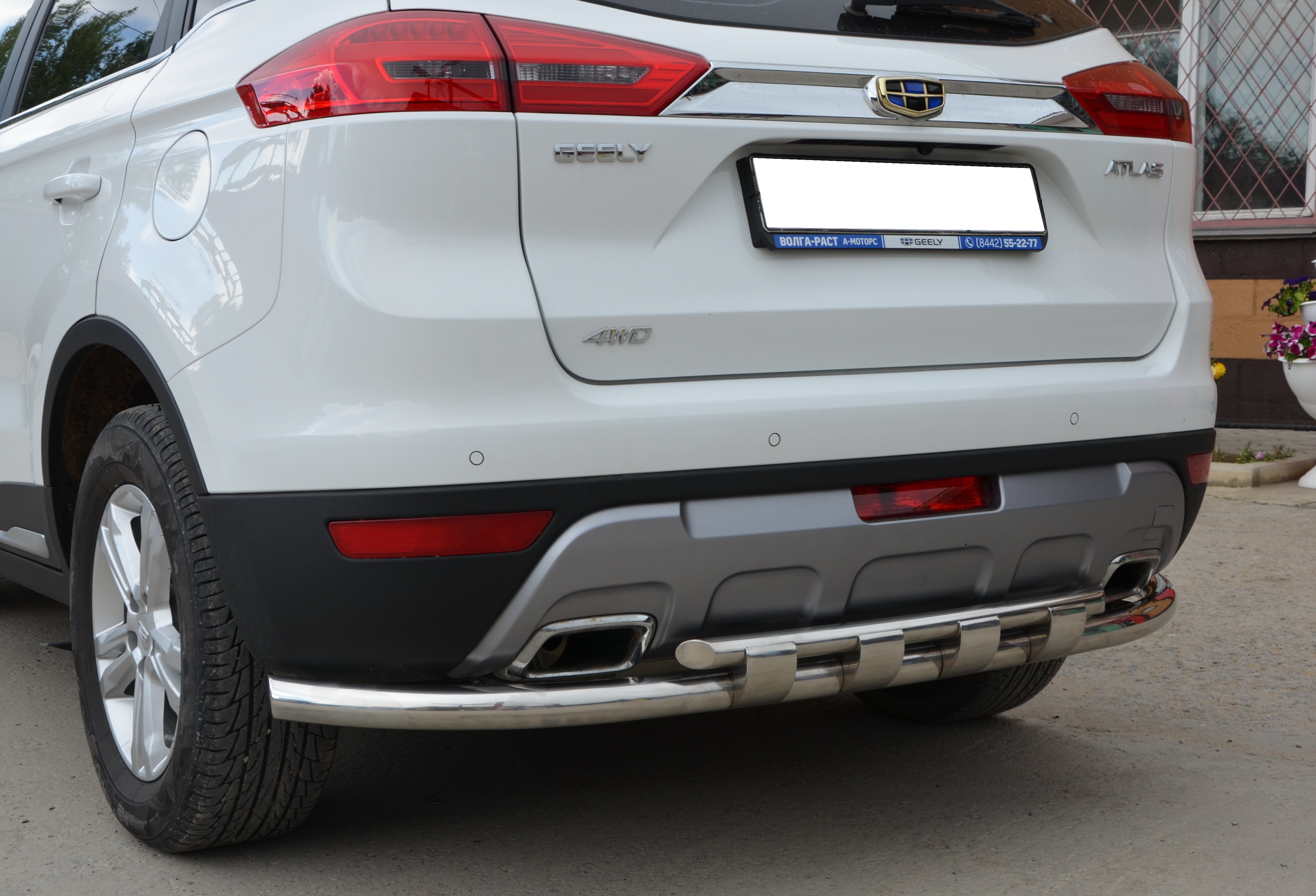 Защита заднего бампера двойная с перемычками d60/42 мм для Geely Atlas I