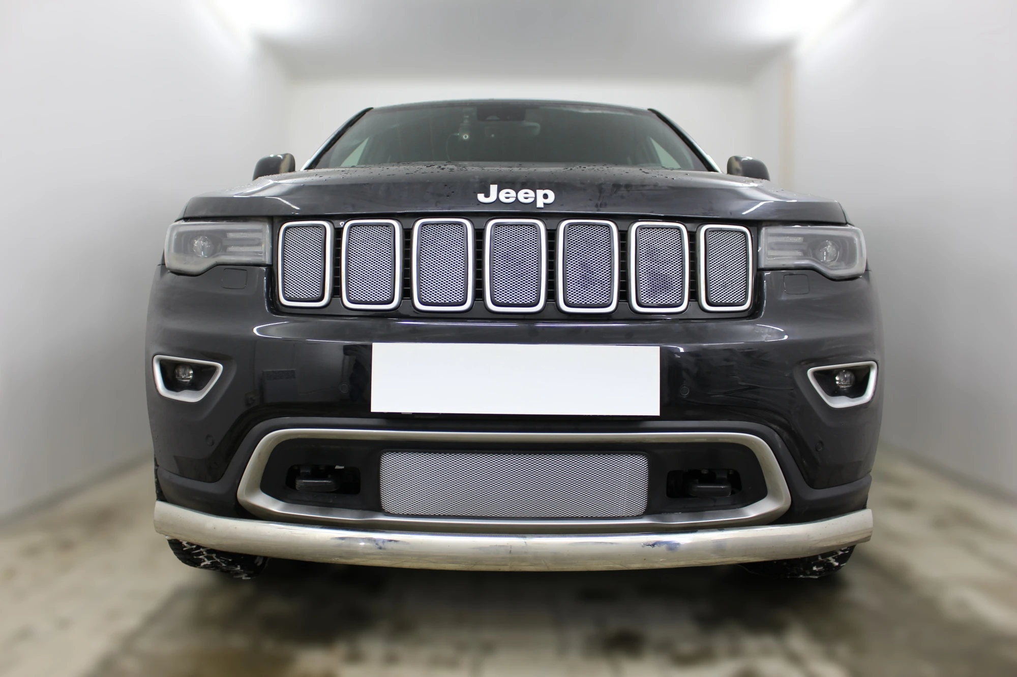 Комплект сеток chrome верх (Laredo, Limited, Overland) и низ для Jeep Grand Cherokee IV (WK2) Рестайлинг 2