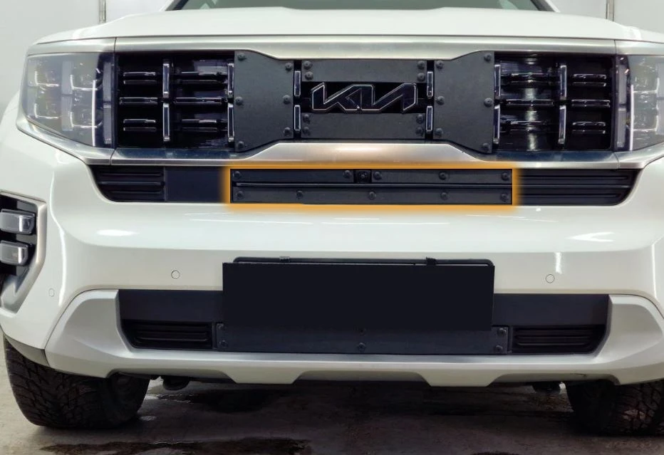 Зимняя заглушка радиатора к съемной сетке центр 3 части для Kia Mohave I Рестайлинг 2