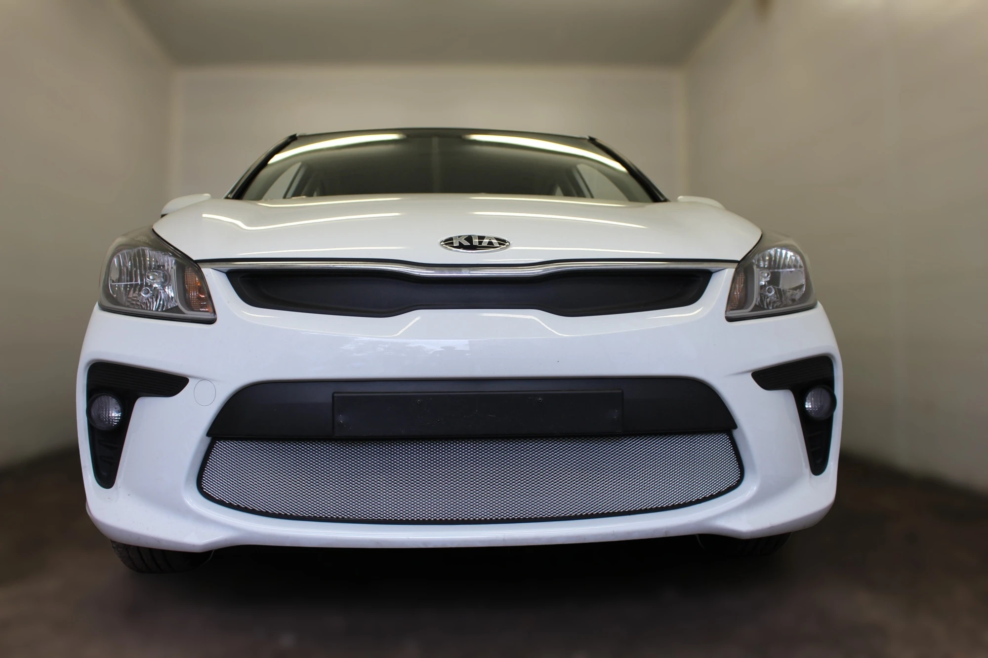 Комплект сеток chrome верх (заглушка без сот) и низ для Kia Rio IV