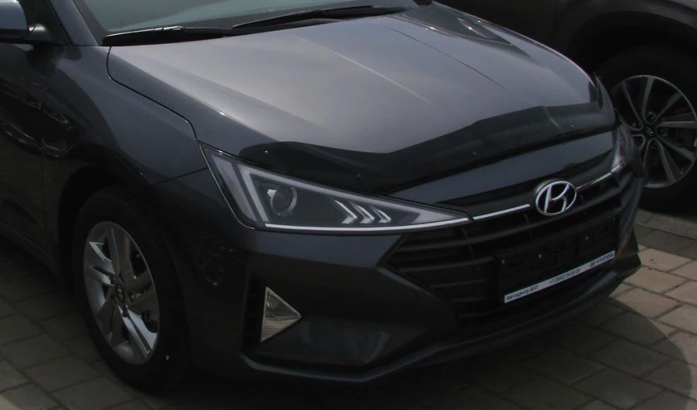 Дефлектор капота темный для Hyundai Elantra VI (AD) Рестайлинг