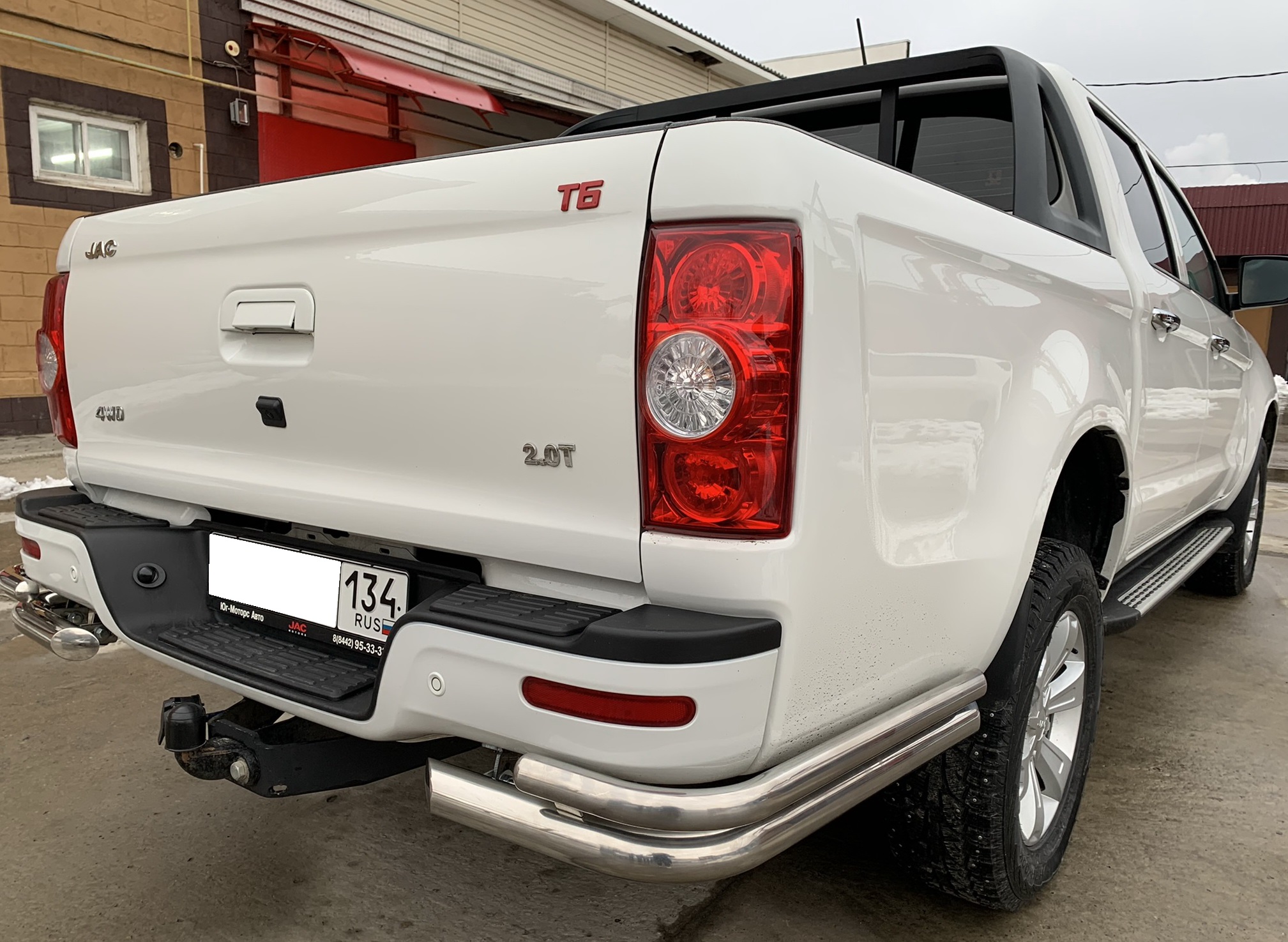 Защита заднего бампера угловая двойная d60/42 мм для JAC T6