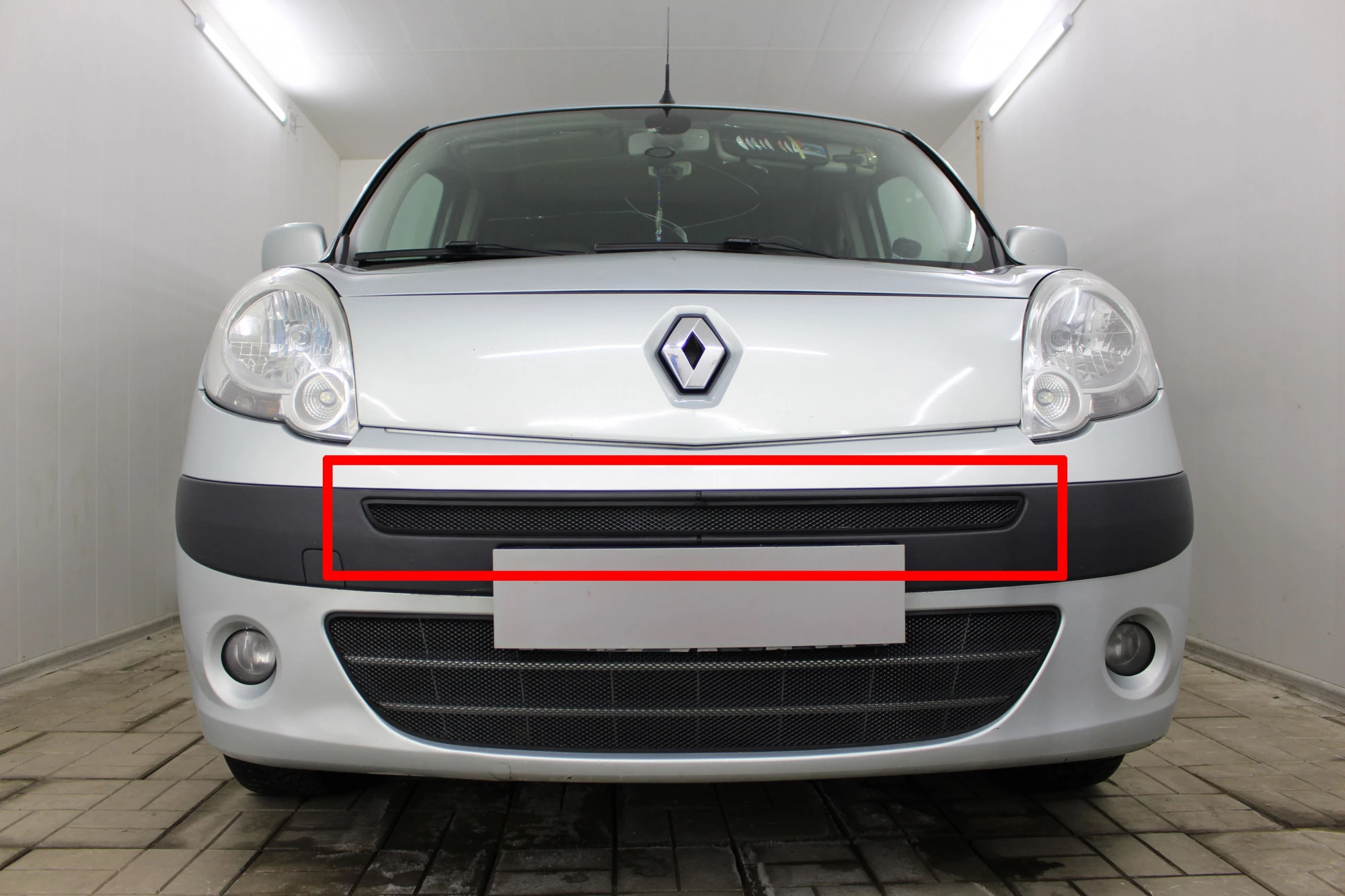 Защитная сетка радиатора верх для Renault Kangoo II Черный