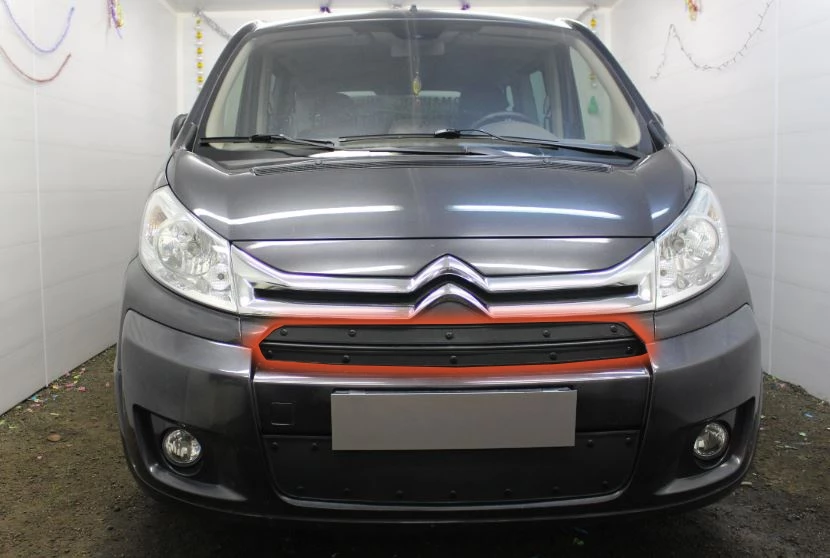 Зимняя заглушка радиатора к съемной сетке верх (2 части) для Citroen Jumpy II Рестайлинг Черный Стрелка 11 CJUM12.top