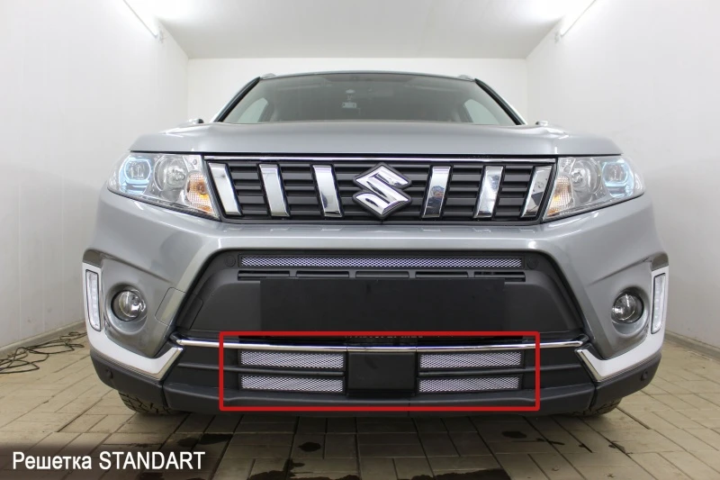 Защитная сетка радиатора низ 4 части для Suzuki Vitara II Рестайлинг Хром Стрелка 11 SUZV18.bot.chrome