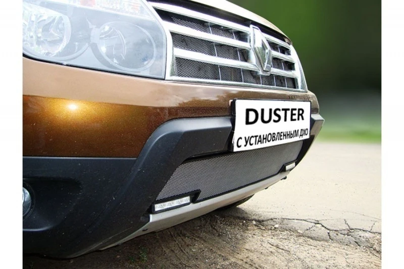 Защитная сетка радиатора, с вырезом под ДХО для Renault Duster I Хром Стрелка 11 RDUS.DHO.chrome