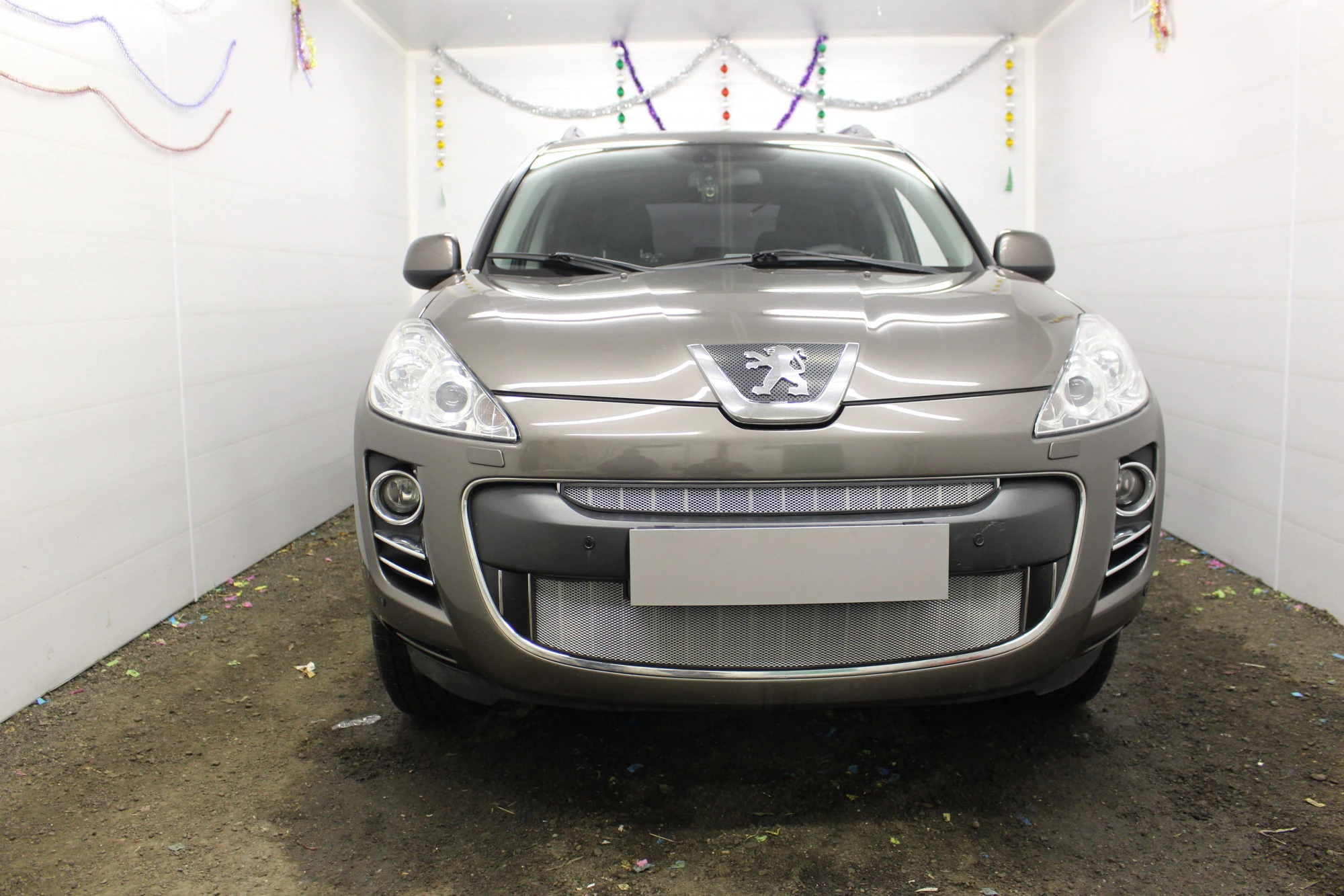 Защитная сетка радиатора верх для Peugeot 4007 Хром