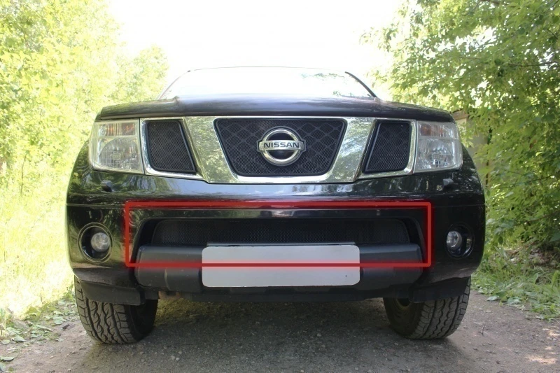 Защитная сетка радиатора низ для Nissan Navara (Frontier) III (D40) Черный Стрелка 11 NPATF04.bot.black