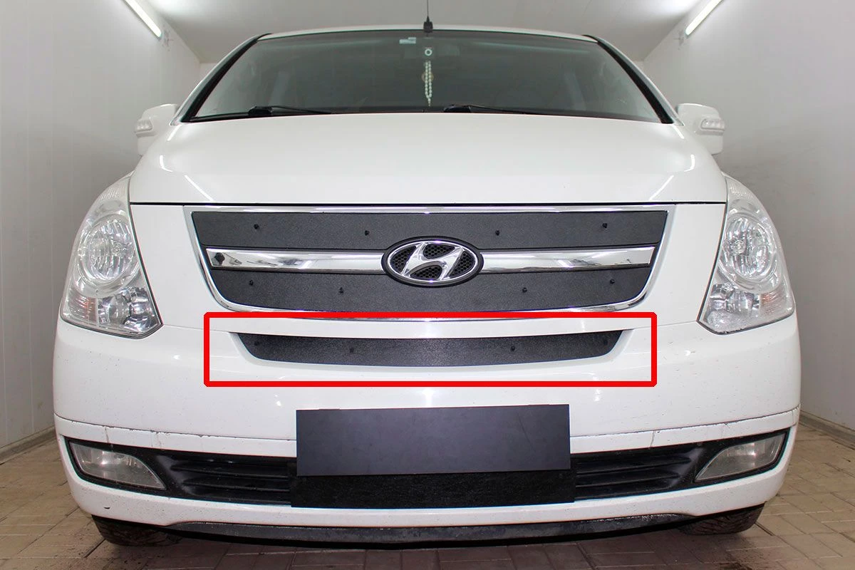 Зимняя заглушка радиатора на стяжке середина для Hyundai H-1 (Starex) II