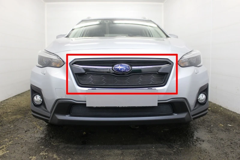 Защитная сетка радиатора верх 2 части для Subaru XV II Черный Стрелка 11 SUXV17.top.black