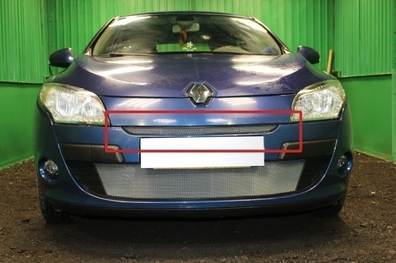 Защитная сетка радиатора верх для Renault Megane III Хром Стрелка 11 RMEG09.top.chrome