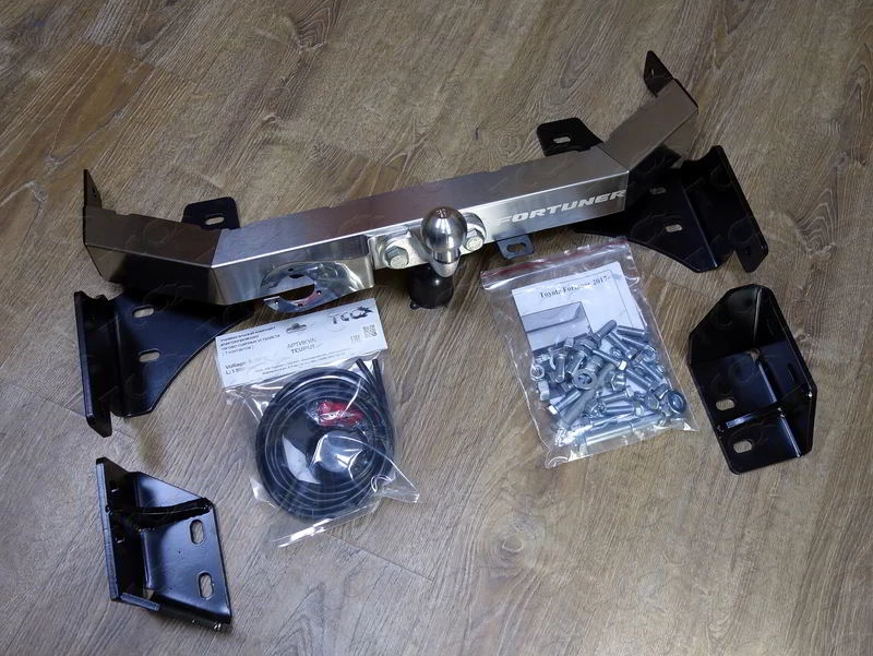 Фаркоп крюк F для Toyota Fortuner II