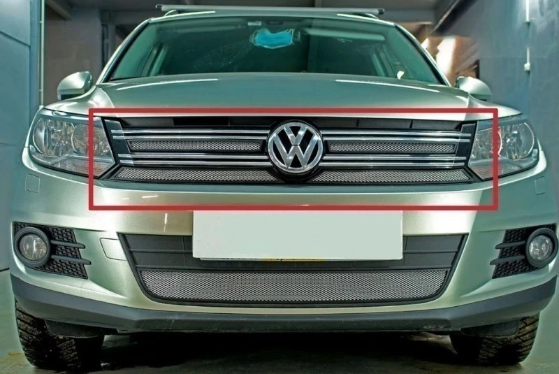 Защитная сетка радиатора верх 4 части для Volkswagen Tiguan I Рестайлинг Хром Стрелка 11 WVTIG.top.chrome