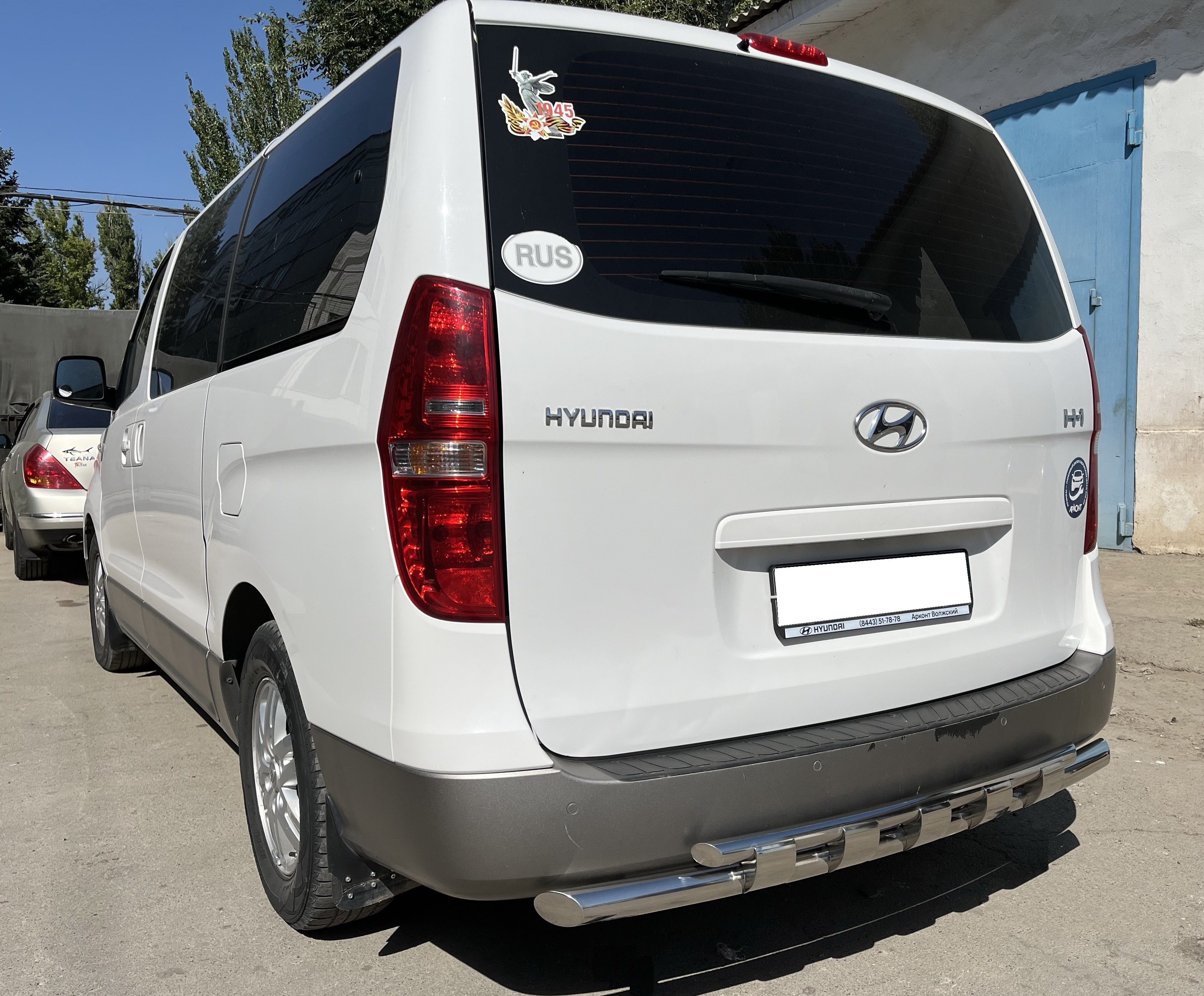Защита заднего бампера двойная с перемычками d60/42 мм для Hyundai Grand Starex I Рестайлинг