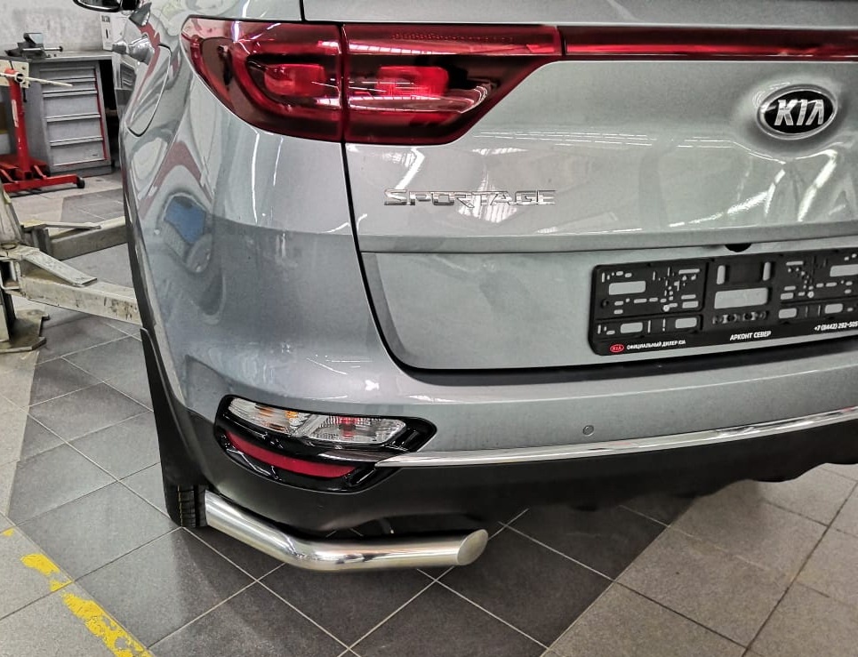 Защита заднего бампера угловая d60 мм для Kia Sportage IV Рестайлинг