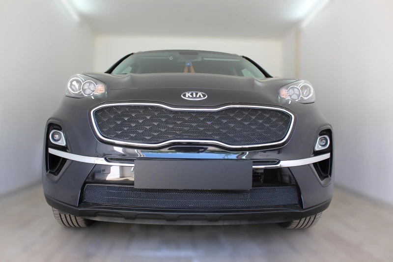 Комплект сеток black верх, низ, центр для Kia Sportage IV Рестайлинг Черный Стрелка 11 KSPO18.top.black-KSPO18.bot.black-KSPO18.mid.black