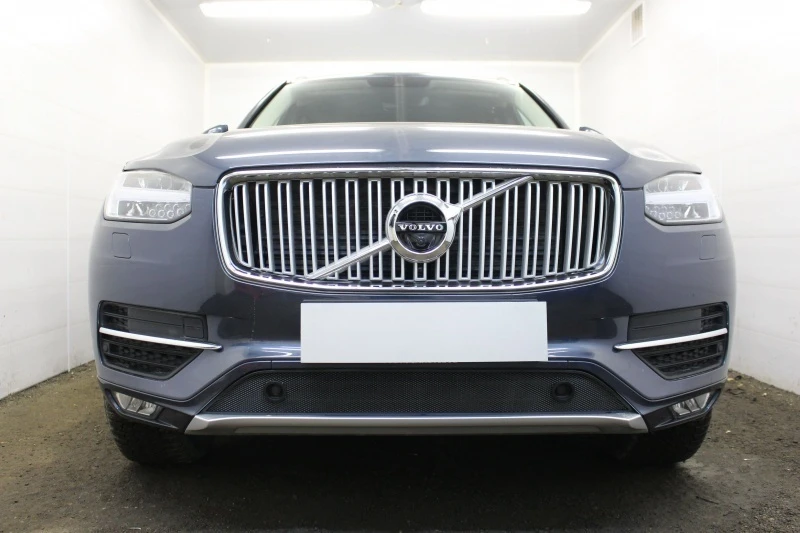 Защитная сетка радиатора, с парктроником для Volvo XC90 II Черный Стрелка 11 VXC90.14.park.black