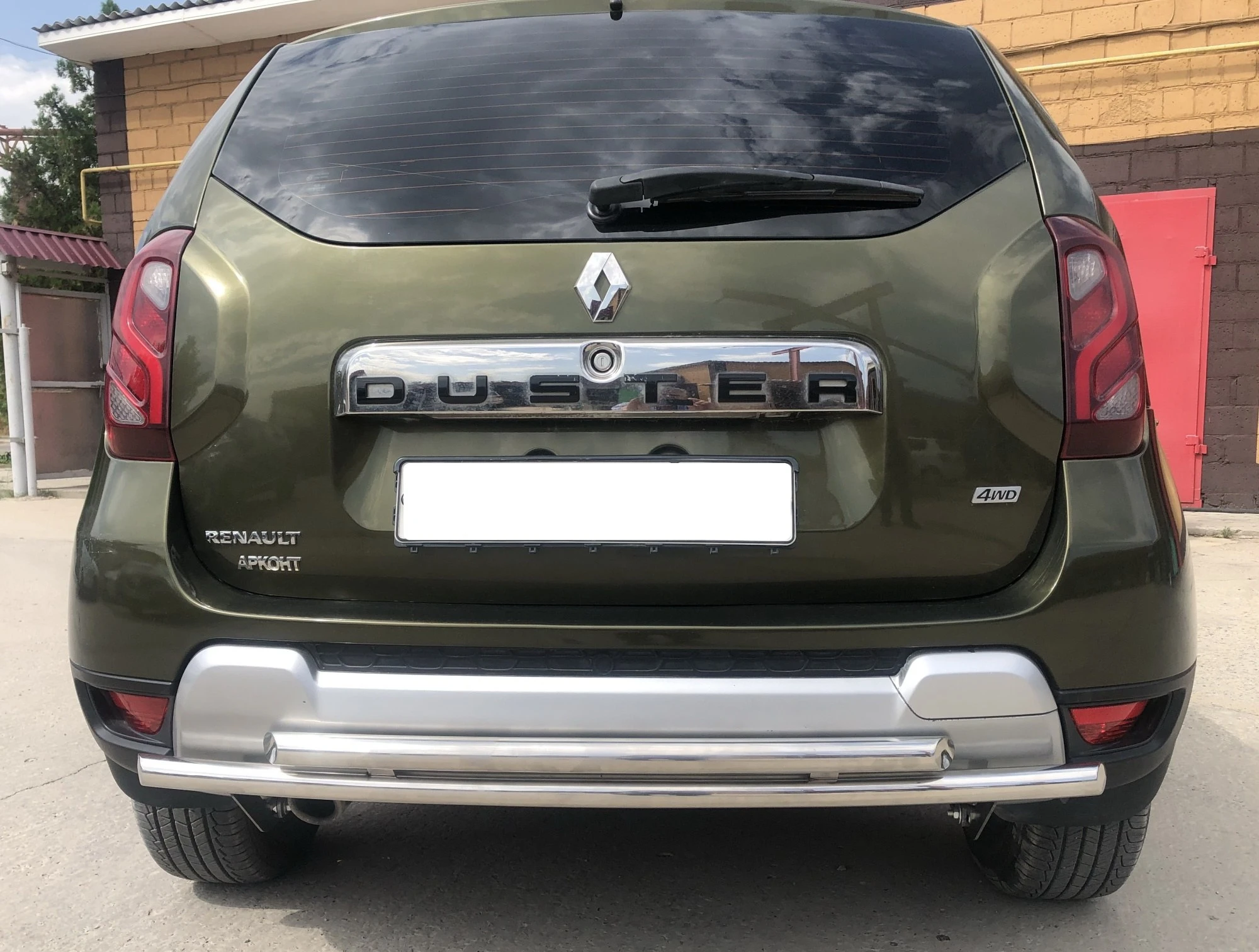 Защита заднего бампера двойная d42/42 мм для Renault Duster I Рестайлинг  Юко RD.17.17