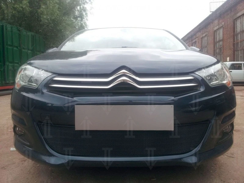Защитная сетка радиатора низ для Citroen C4 II Черный Стрелка 11 CC4.S.black