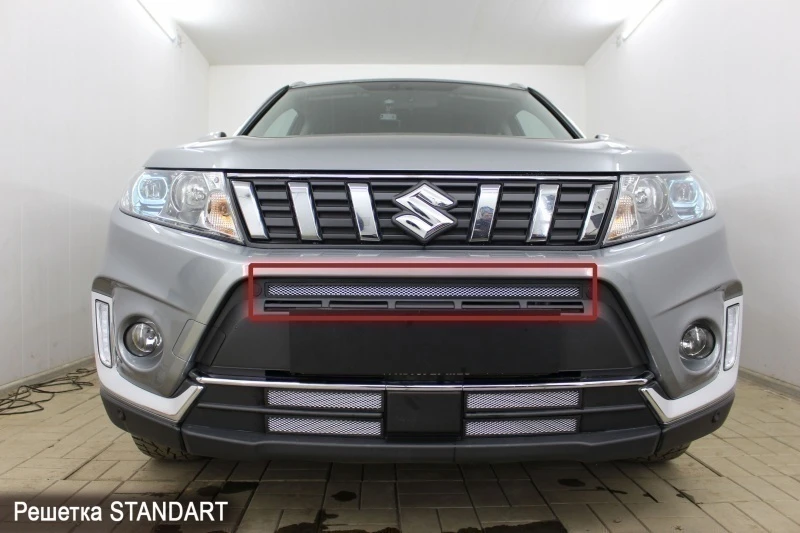 Защитная сетка радиатора верх для Suzuki Vitara II Рестайлинг Хром Стрелка 11 SUZV18.top.chrome