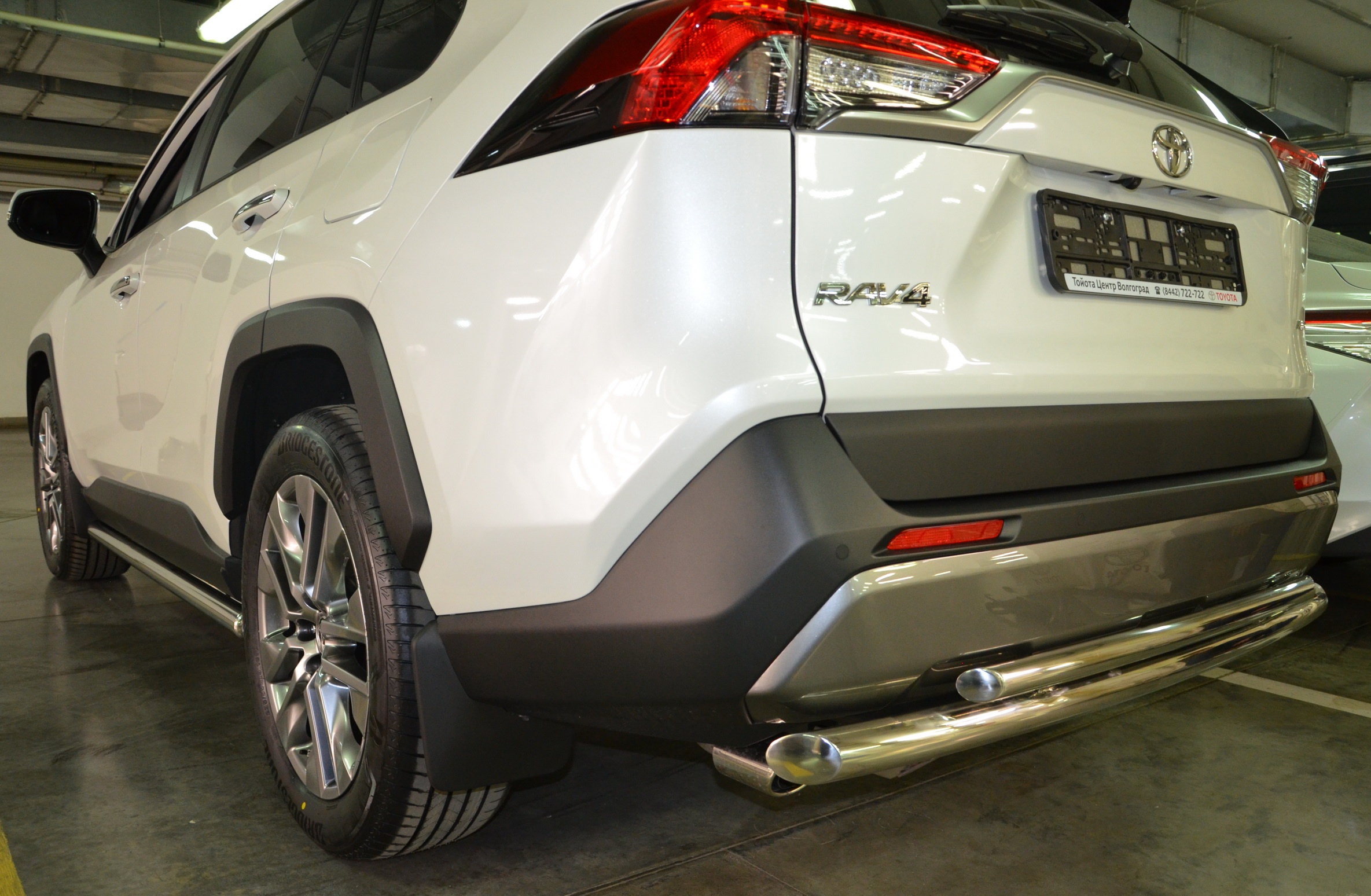 Защита заднего бампера двойная d60/42 мм для Toyota RAV4 V (XA50)
