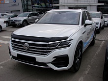 Дефлектор капота темный для Volkswagen Touareg III