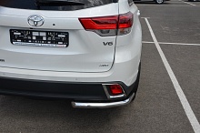Защита заднего бампера угловая d60 мм для Toyota Highlander III (U50) Рестайлинг