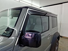 Дефлекторы окон 2D с хром накладками 4 шт. для Suzuki Jimny IV