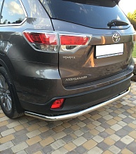 Защита заднего бампера угловая большая d60 мм для Toyota Highlander III (U50) Рестайлинг