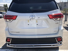Защита заднего бампера угловая большая двойная d60/42 мм для Toyota Highlander III (U50) Рестайлинг