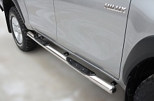 Пороги труба с проступью d76 мм для Toyota Hilux VIII